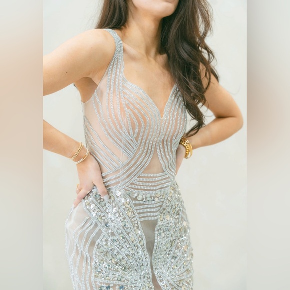 Portia And Scarlett SFB Matrix Long Formal Gown Silver Dress Size 6 Rhinestones - Picture 11 of 12